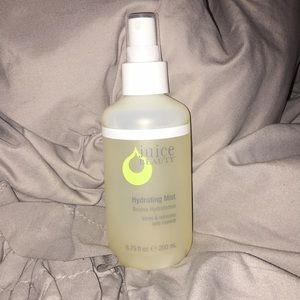 Juice Beauty Hydrating Mist 🖤